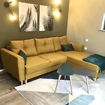 One Seven - Bright Collection Apartment *