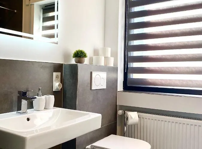 Apartment One Seven - Bright Collection *